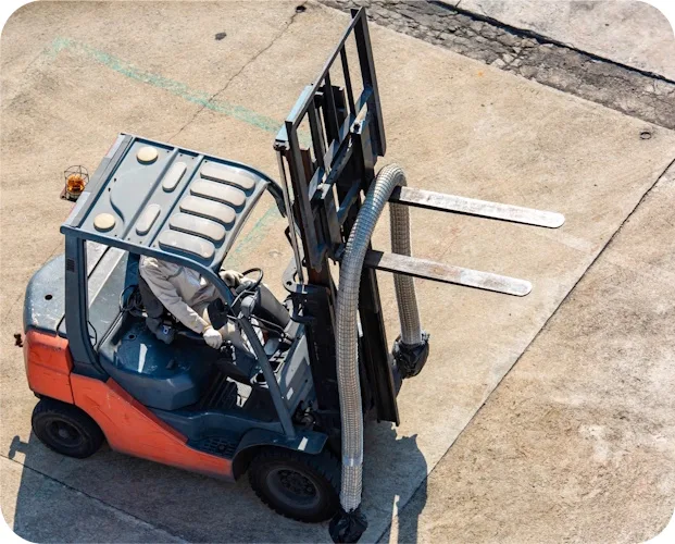 Apiladores eléctricos: cómo mejorar la logística de tu bodega