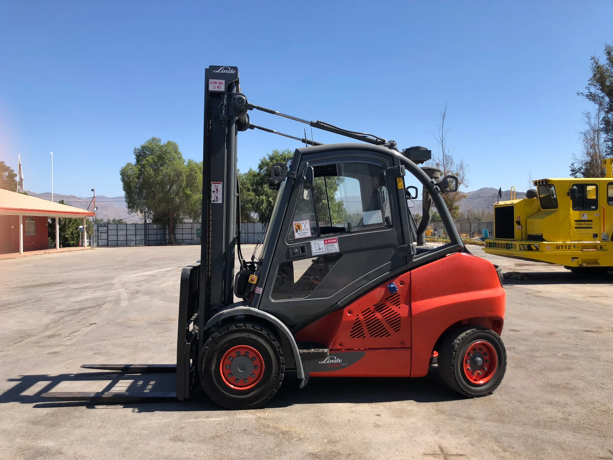 GRUA HORQUILLA H 50 LINDE 5000 KG. DIESEL