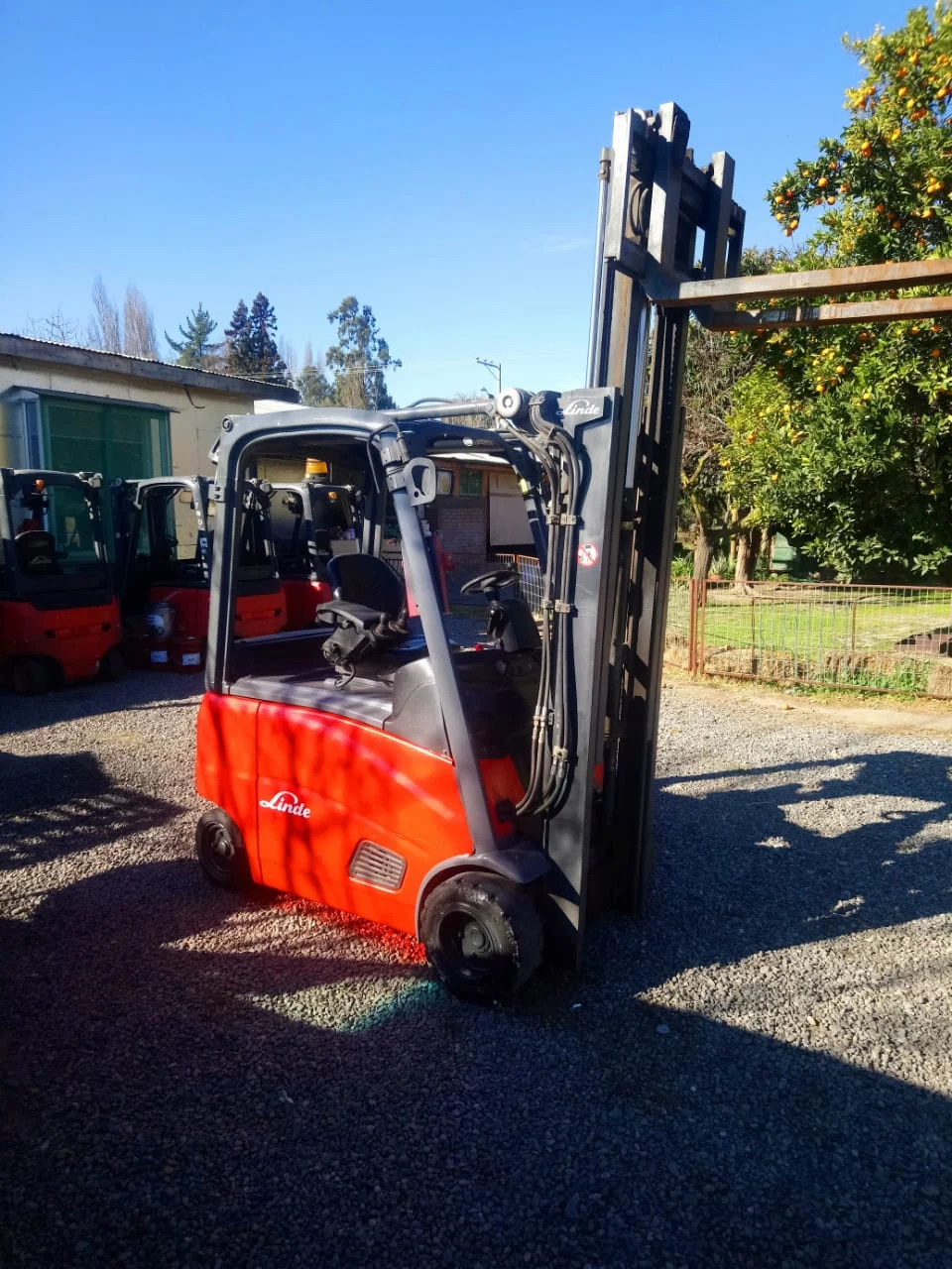 GRUA HORQUILLA LINDE ELECTRICA 2000 Kg