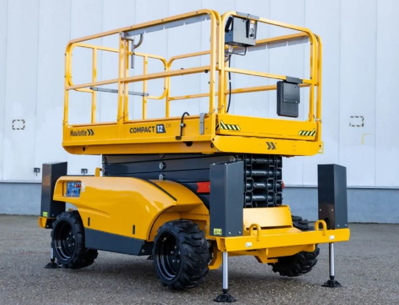 PLATAFORMA DE ELEVACIÓN TIPO TIJERA - COMPACT 12 DX