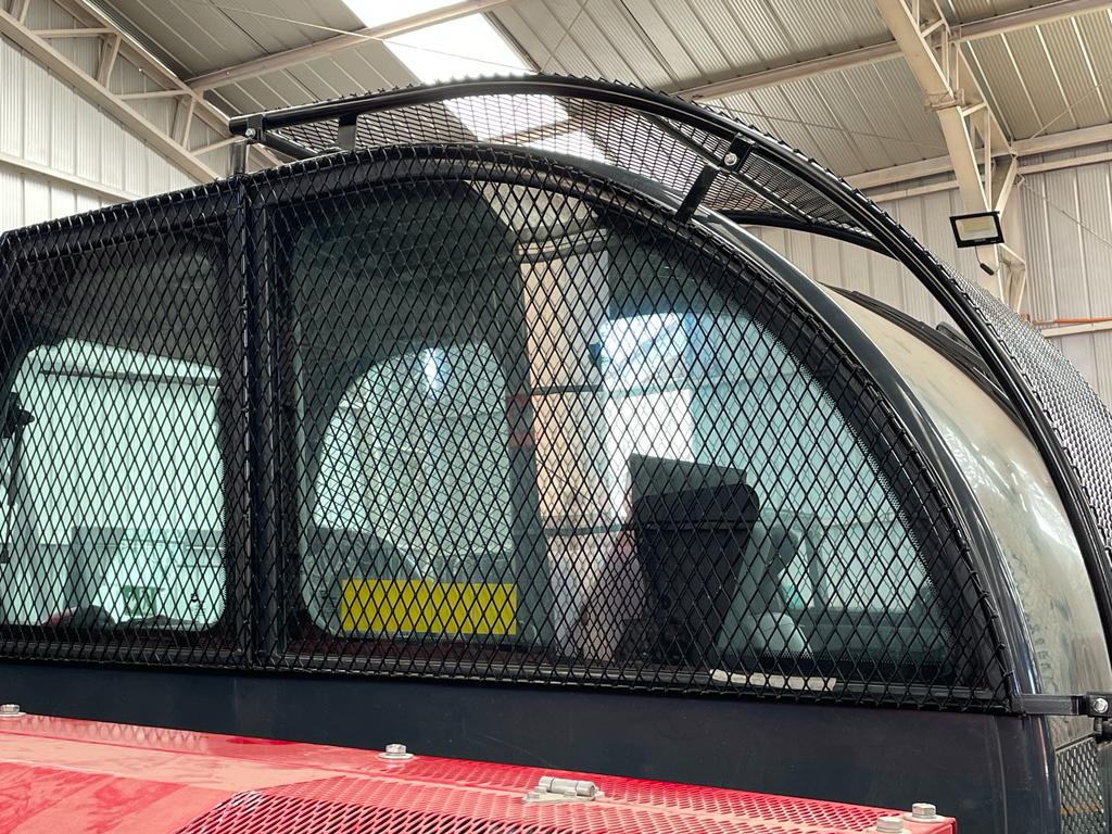 Protección de cabinas para maquinaria pesada 2